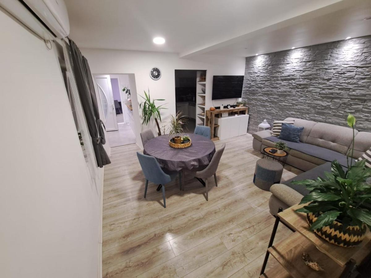 *Enjoy* Apartment ชิเบนิก ภายนอก รูปภาพ